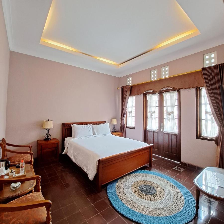 กูตุส กูตุส เคลมมี เฮาส์ Hotel ยอกยาการ์ตา ภายนอก รูปภาพ