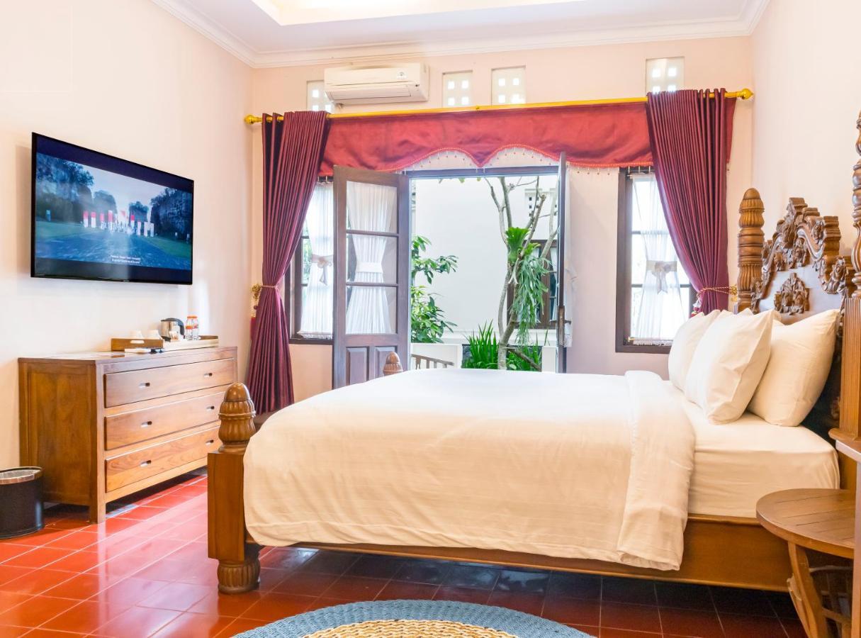 กูตุส กูตุส เคลมมี เฮาส์ Hotel ยอกยาการ์ตา ภายนอก รูปภาพ