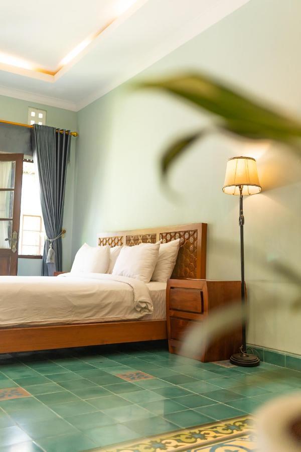 กูตุส กูตุส เคลมมี เฮาส์ Hotel ยอกยาการ์ตา ภายนอก รูปภาพ
