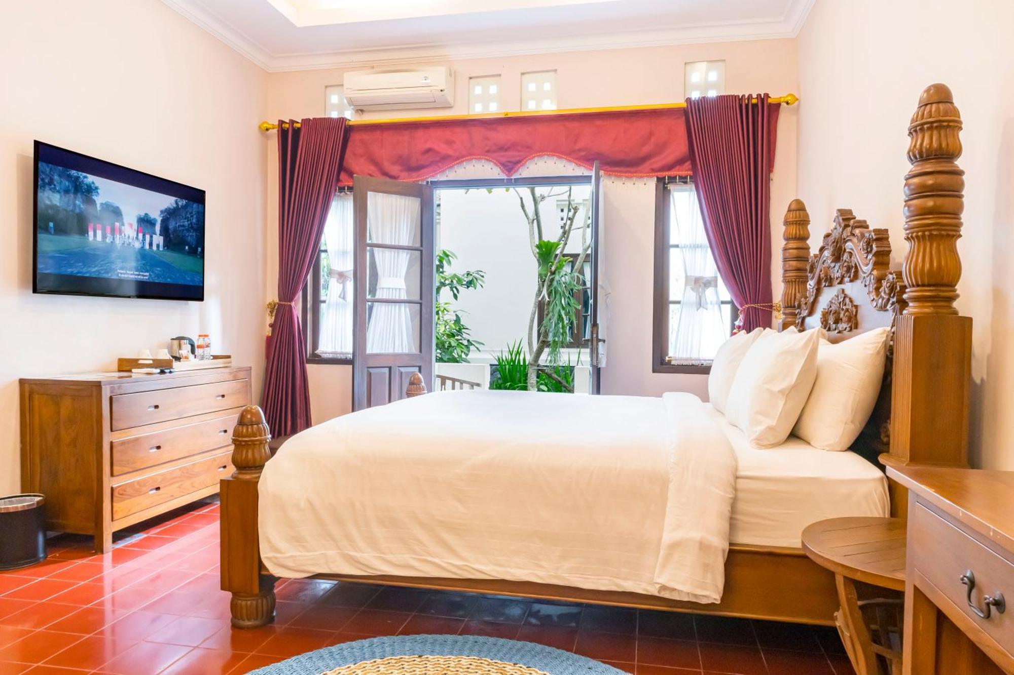 กูตุส กูตุส เคลมมี เฮาส์ Hotel ยอกยาการ์ตา ภายนอก รูปภาพ